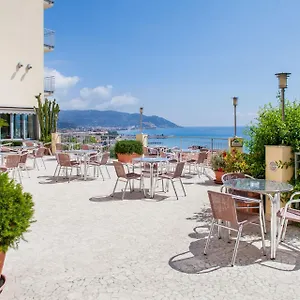 https://metropol.hotelitalianriviera.com